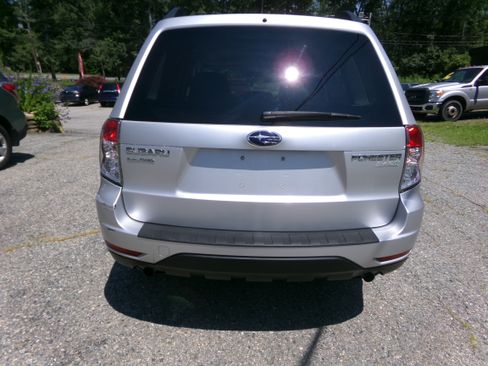Used 2011 Subaru Forester 2.5X Premium image 6