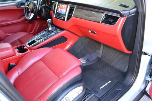 Used 2017 Porsche Macan image 23