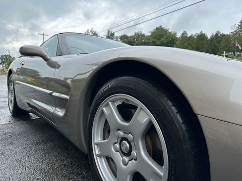 Used 1999 Chevrolet Corvette image 11