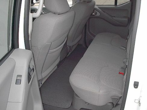Used 2021 Nissan Frontier SV image 13