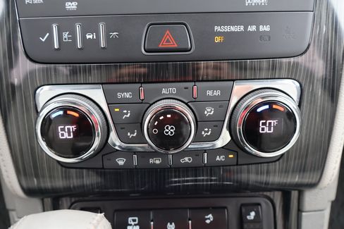 Used 2016 Chevrolet Traverse LT image 21