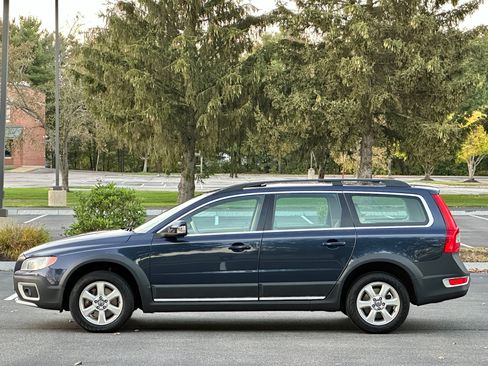 Used 2010 Volvo XC70 3.2 image 2