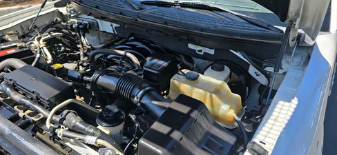 Used 2010 Ford F150 XLT image 46