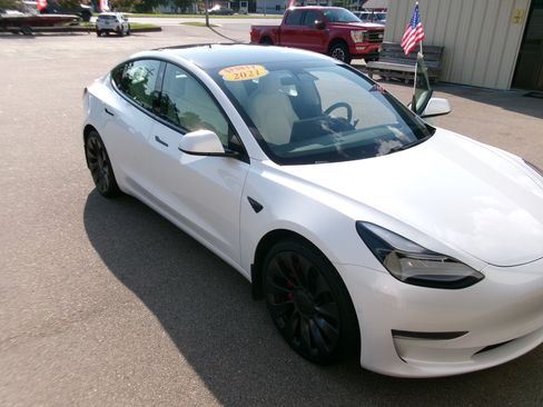 Used 2021 Tesla Model 3 Performance image 24