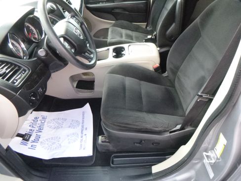 Used 2015 Dodge Grand Caravan SXT image 13