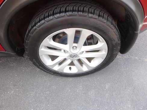 Used 2013 Nissan Juke S image 9
