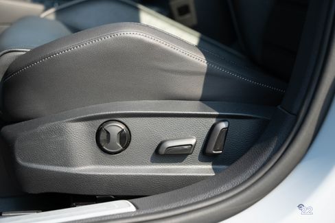 Used 2019 Volkswagen Golf R image 46