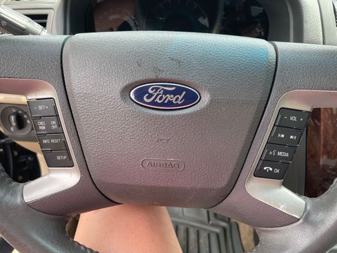 Used 2010 Ford Fusion SEL image 10
