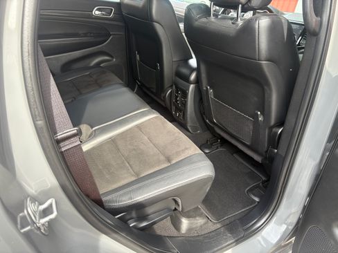 Used 2019 Jeep Grand Cherokee Limited image 13