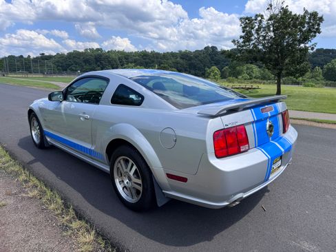 Used 2005 Ford Mustang GT Premium image 34