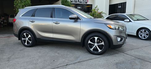 Used 2016 Kia Sorento EX-L image 5