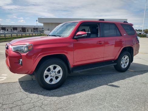 Used 2024 Toyota 4Runner SR5 Premium image 1