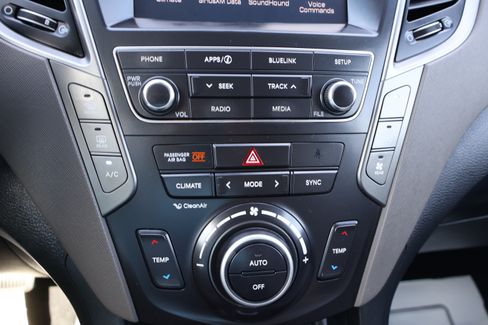 Used 2019 Hyundai Santa Fe XL SE image 30