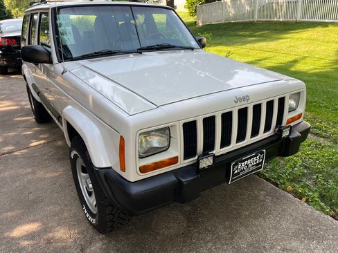 Used 2001 Jeep Cherokee Sport image 3