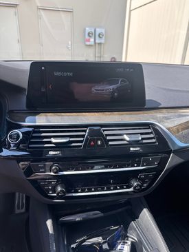 Used 2018 BMW M550i xDrive image 9