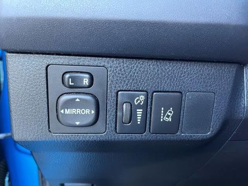 Used 2017 Toyota RAV4 LE image 22
