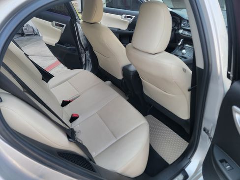 Used 2012 Lexus CT 200h Premium image 17