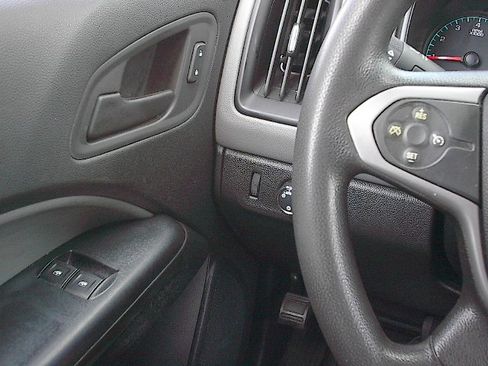 Used 2020 Chevrolet Colorado W/T image 20