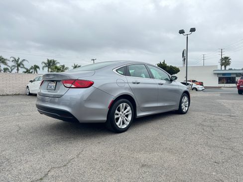 Used 2017 Chrysler 200 Touring image 8