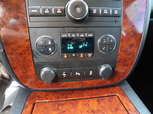 Used 2014 Chevrolet Tahoe LT image 10