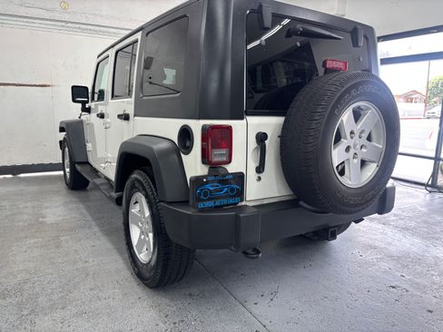 Used 2010 Jeep Wrangler Unlimited Sport image 6