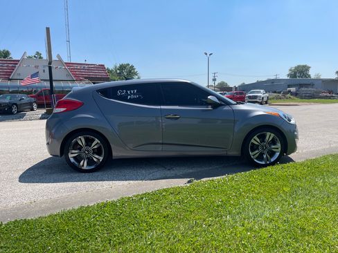 Used 2015 Hyundai Veloster image 6