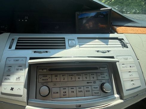 Used 2007 Toyota Avalon Limited image 26