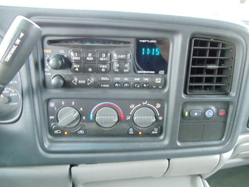 Used 2001 Chevrolet Suburban LS image 20