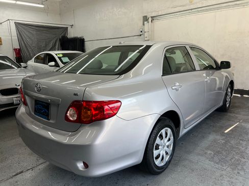 Used 2010 Toyota Corolla LE image 5
