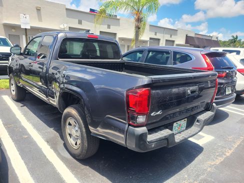 Used 2021 Toyota Tacoma image 5