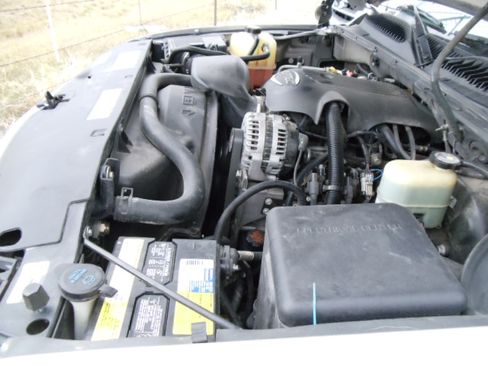Used 2001 Chevrolet Suburban LS image 28