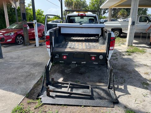 Used 2017 RAM 1500 Express image 1