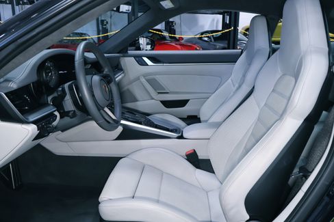 Used 2022 Porsche 911 Turbo image 20