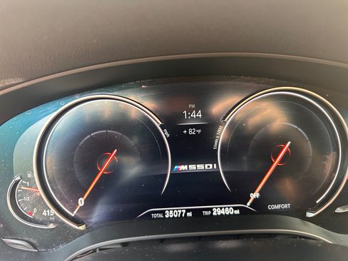 Used 2018 BMW M550i xDrive image 8