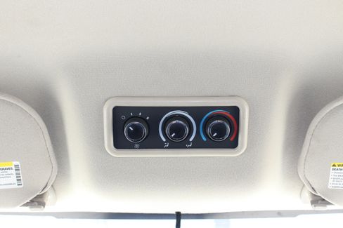 Used 2018 Chevrolet Express 3500 LT image 15