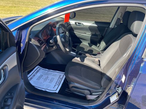 Used 2019 Nissan Sentra S image 9
