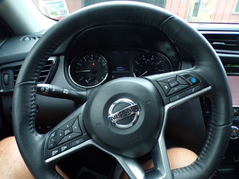 Used 2019 Nissan Rogue SL image 15