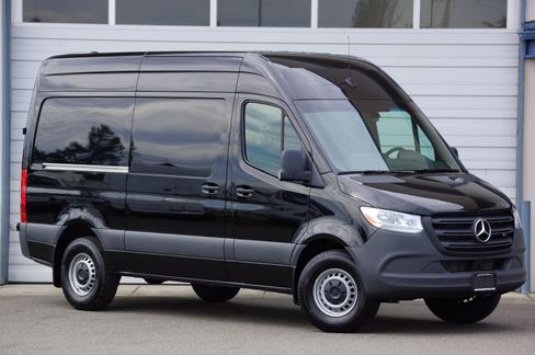 Used 2023 Mercedes-Benz Sprinter 2500 image 3