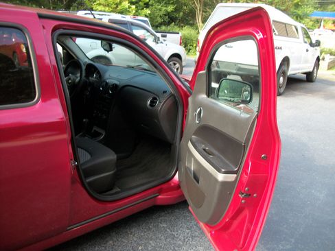 Used 2010 Chevrolet HHR LS image 7