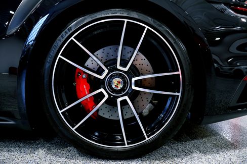 Used 2022 Porsche 911 Turbo image 33