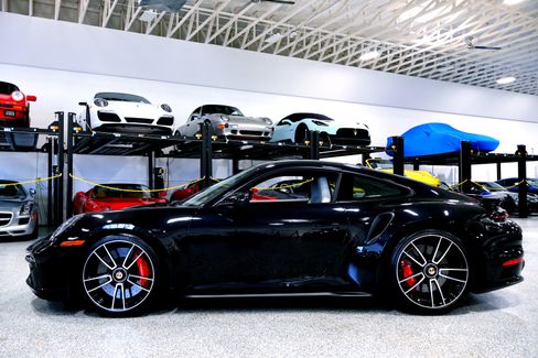 Used 2022 Porsche 911 Turbo image 2