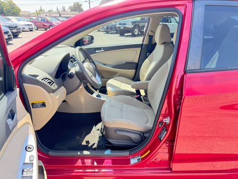 Used 2012 Hyundai Accent GLS image 15