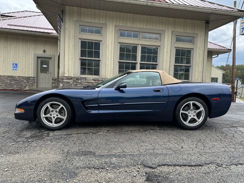 Used 2001 Chevrolet Corvette image 2