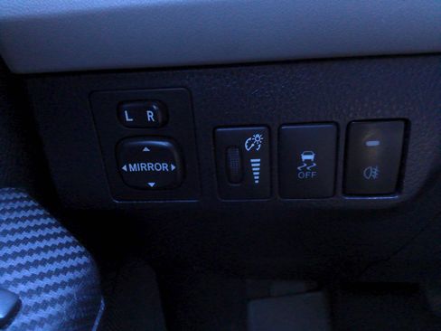 Used 2015 Toyota RAV4 LE image 25