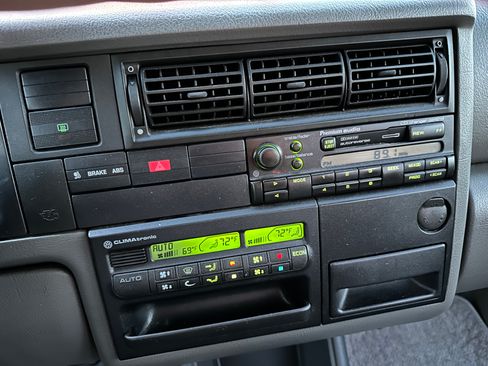 Used 1999 Volkswagen Eurovan GLS image 73