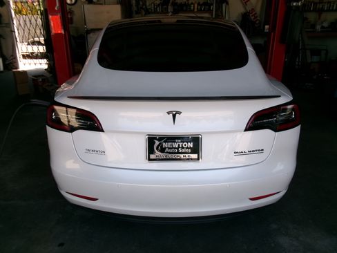 Used 2021 Tesla Model 3 Performance image 3