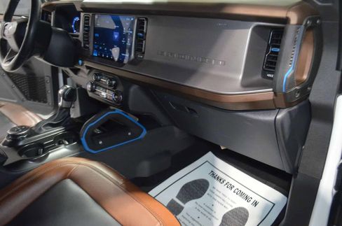 Used 2023 Ford Bronco Outer Banks image 24