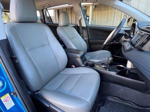 Used 2017 Toyota RAV4 LE image 12