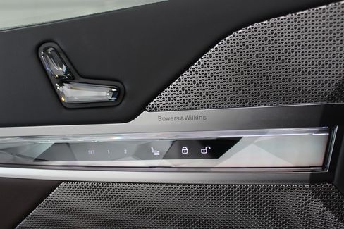 Used 2023 BMW i7 xDrive60 image 36