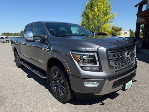Used 2023 Nissan Titan XD Platinum Reserve image 8